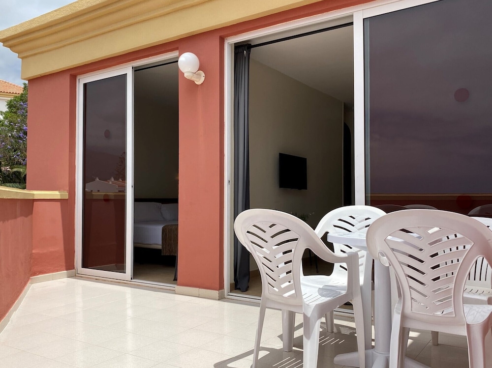 Apartment, 1 Bedroom, Resort View (2 adults and 2 children) photo 3