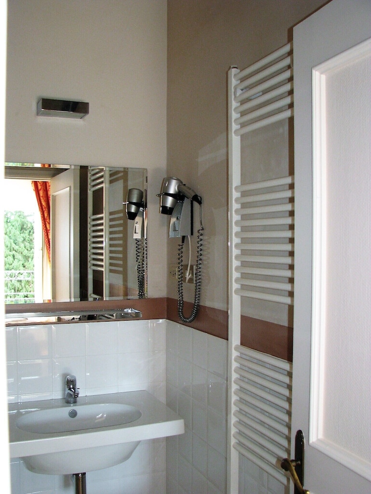 Double Room - Photo 15
