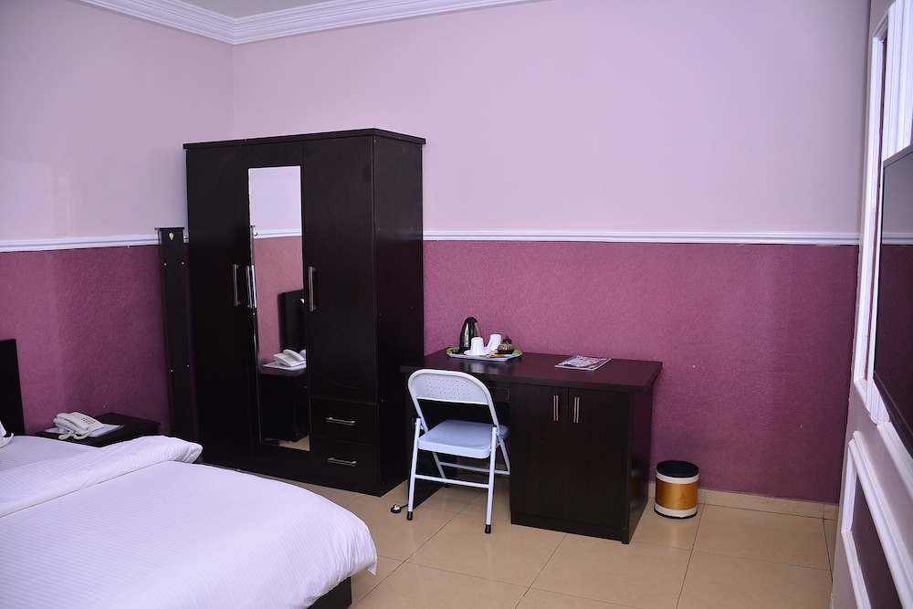 Royal Studio Suite photo 3