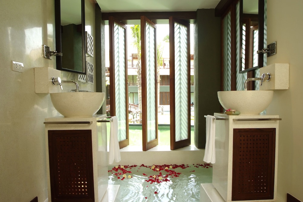 Deluxe Room - Photo 7