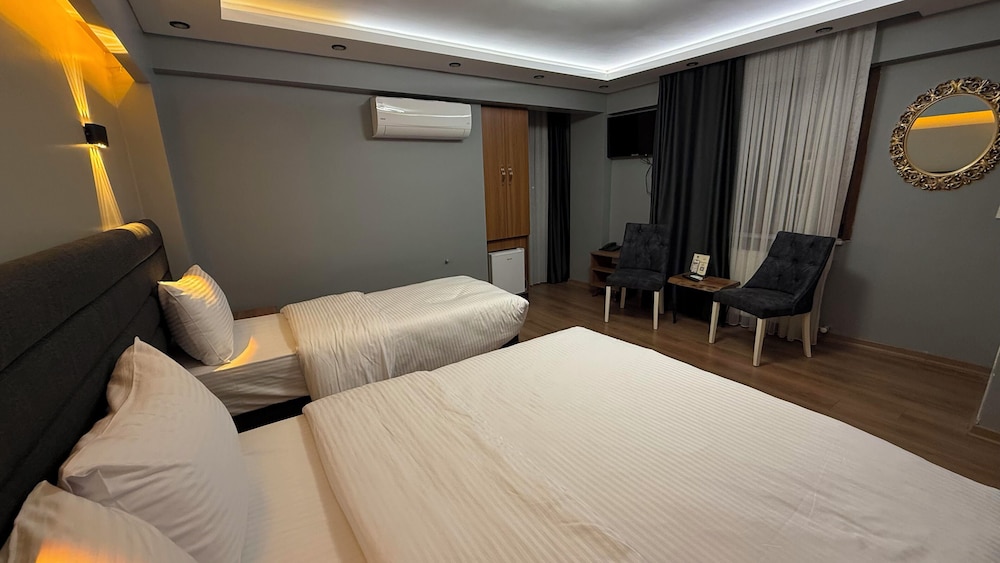 Superior Triple Room photo 3