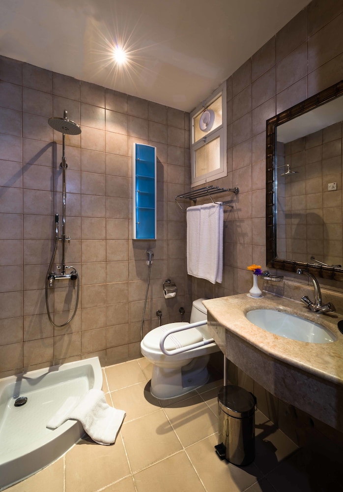 Suite, 2 Bedrooms (With 1 Bathroom) photo 3