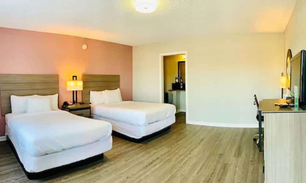Room, 2 Double Beds, Non Smoking - Photo 1