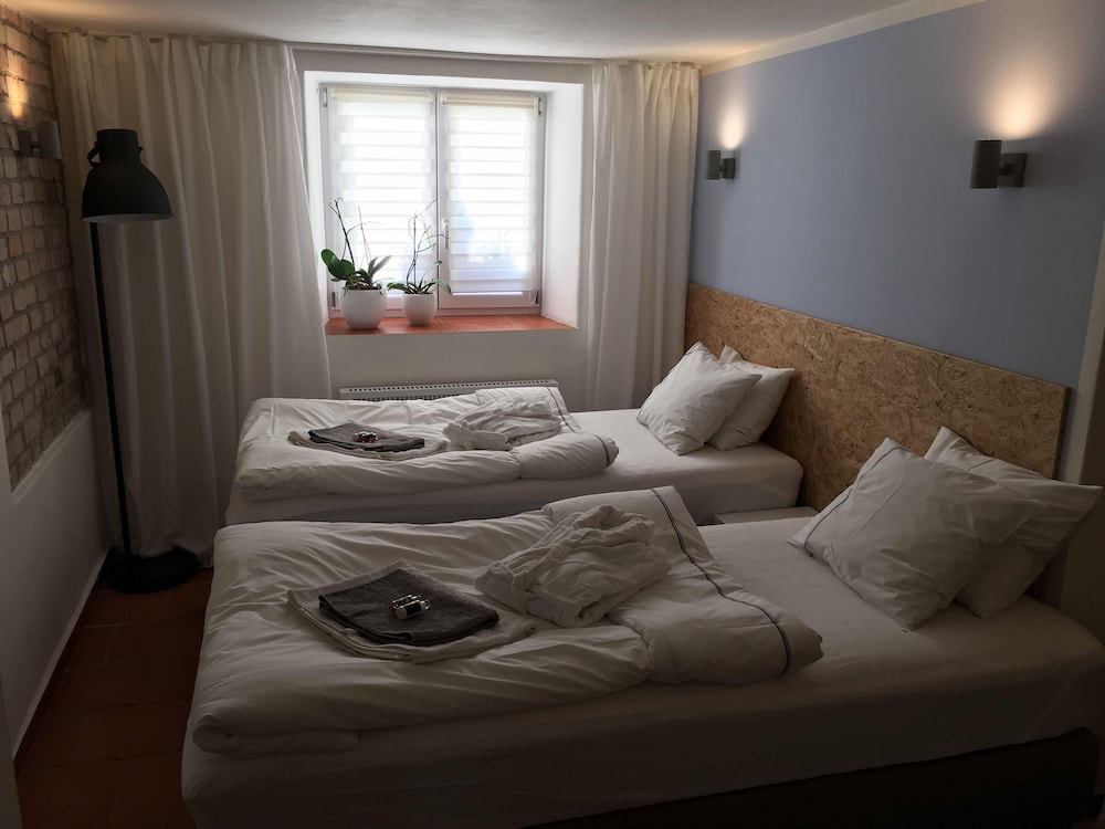 Standard Double Room, Ensuite, Garden View photo 1