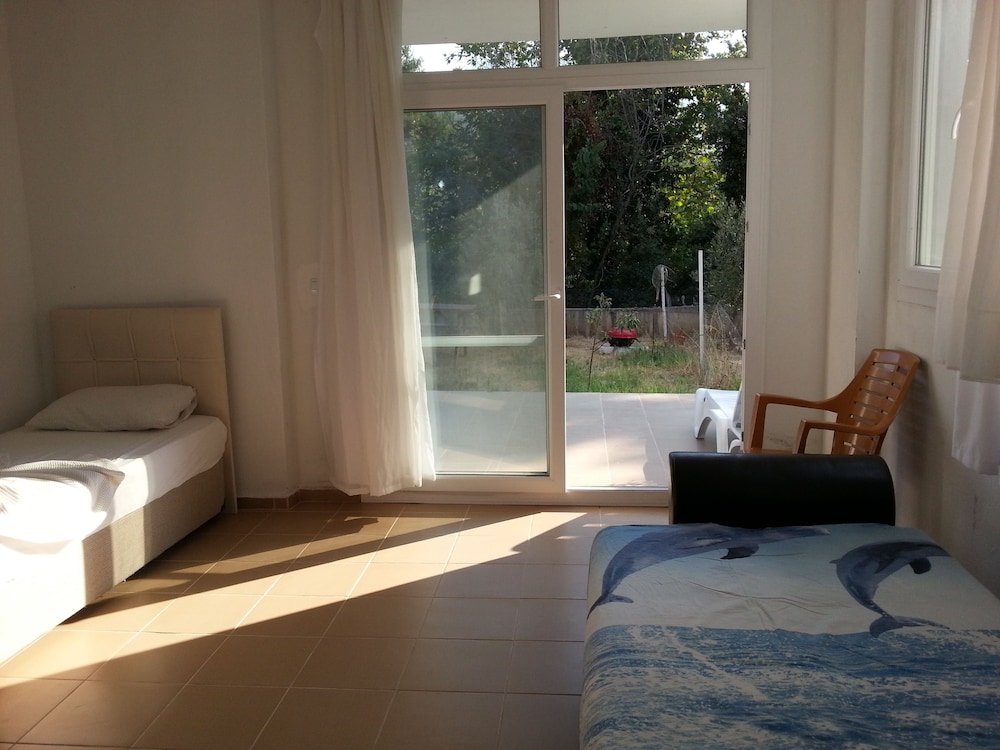 Family Apartment, 1 Bedroom, Lanai, Garden Area photo 1