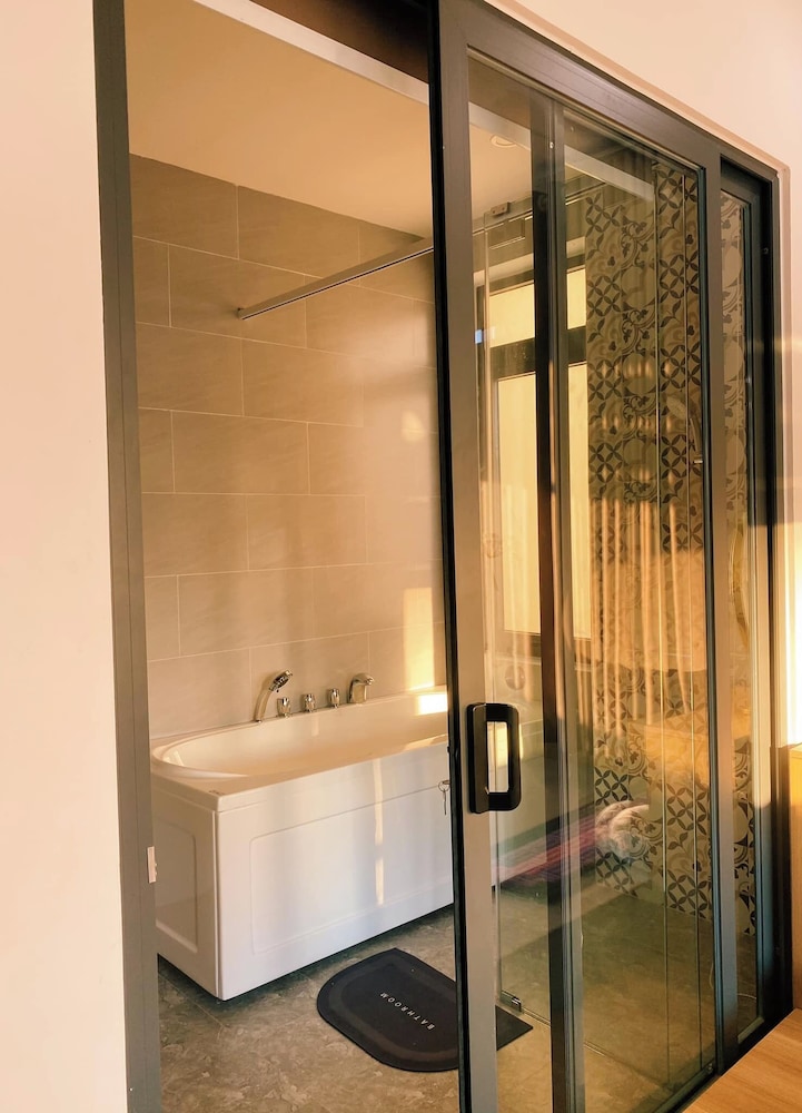 Signature Suite, City View