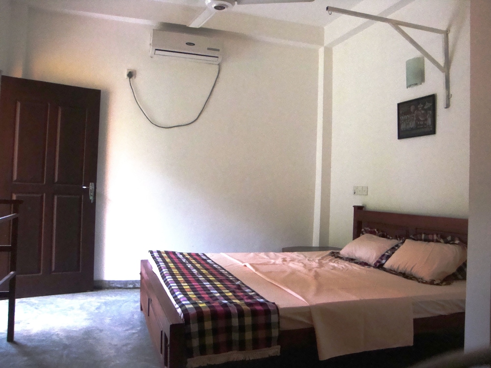 Standard Double Room, 1 King Bed, Private Bathroom, Garden View