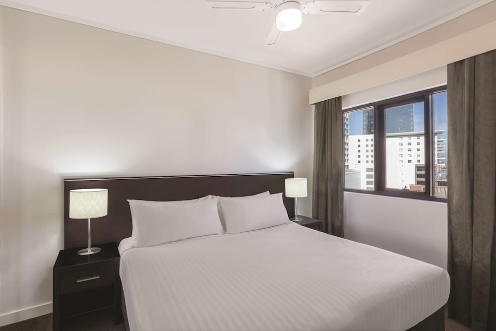 Premier Apartment, 1 Bedroom (Weekly Housekeeping) - Photo 4