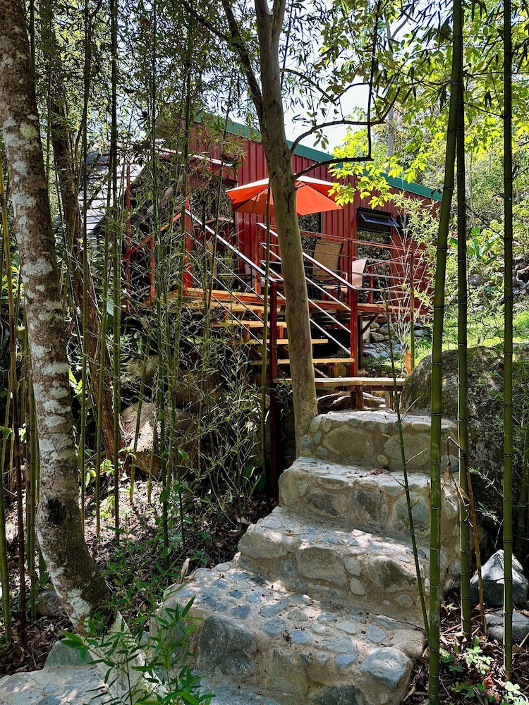 Superior Studio, Mountain View, Mountainside