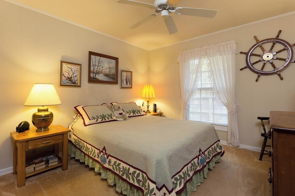 House, Multiple Beds, Patio, Garden View