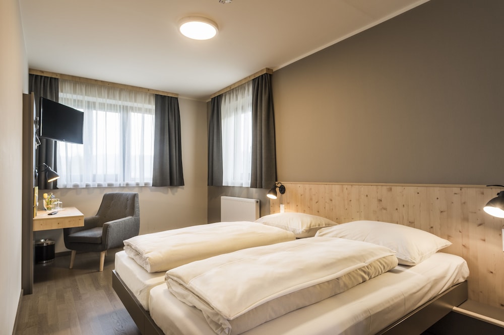 Standard Double or Twin Room - Photo 2