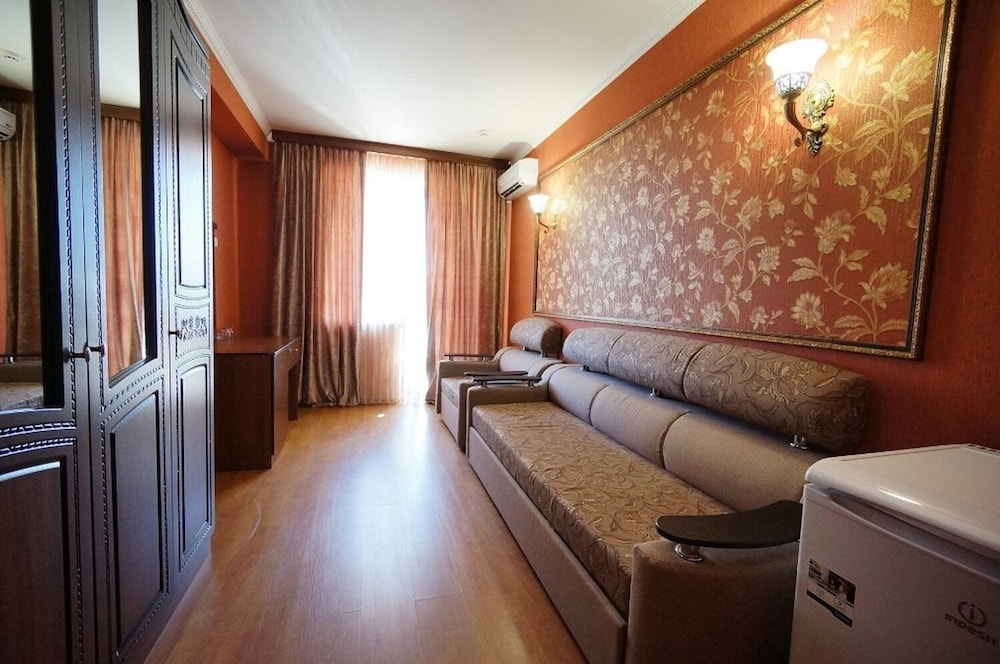 Luxury Suite