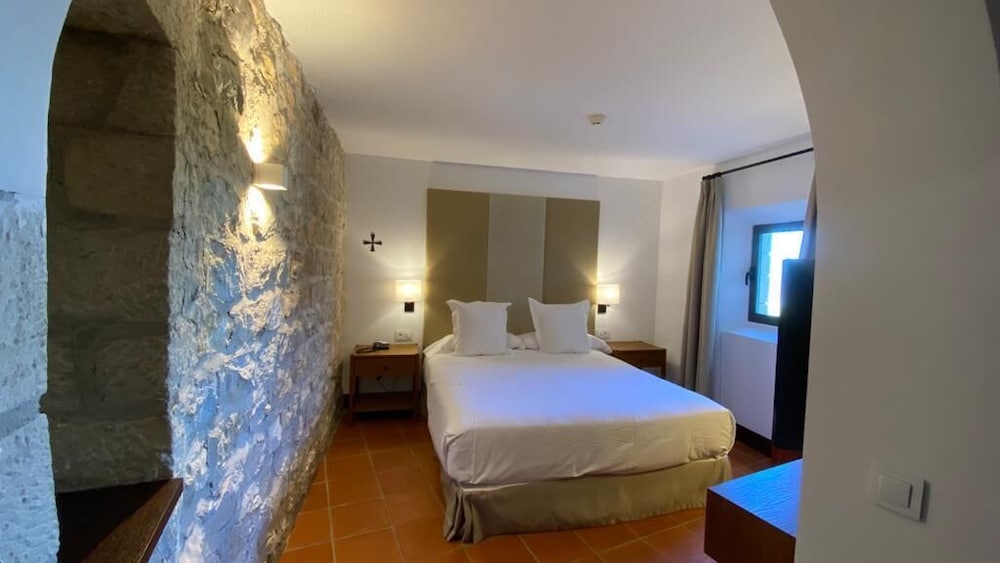 Standard Double or Twin Room - Photo 3