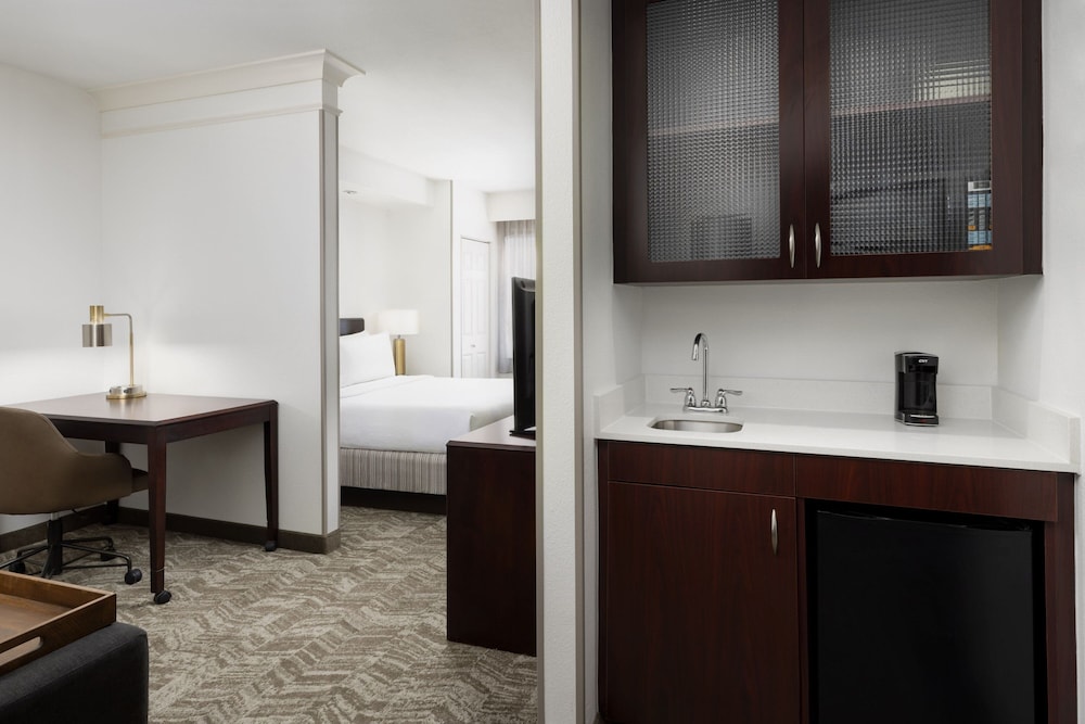Suite - Photo 2