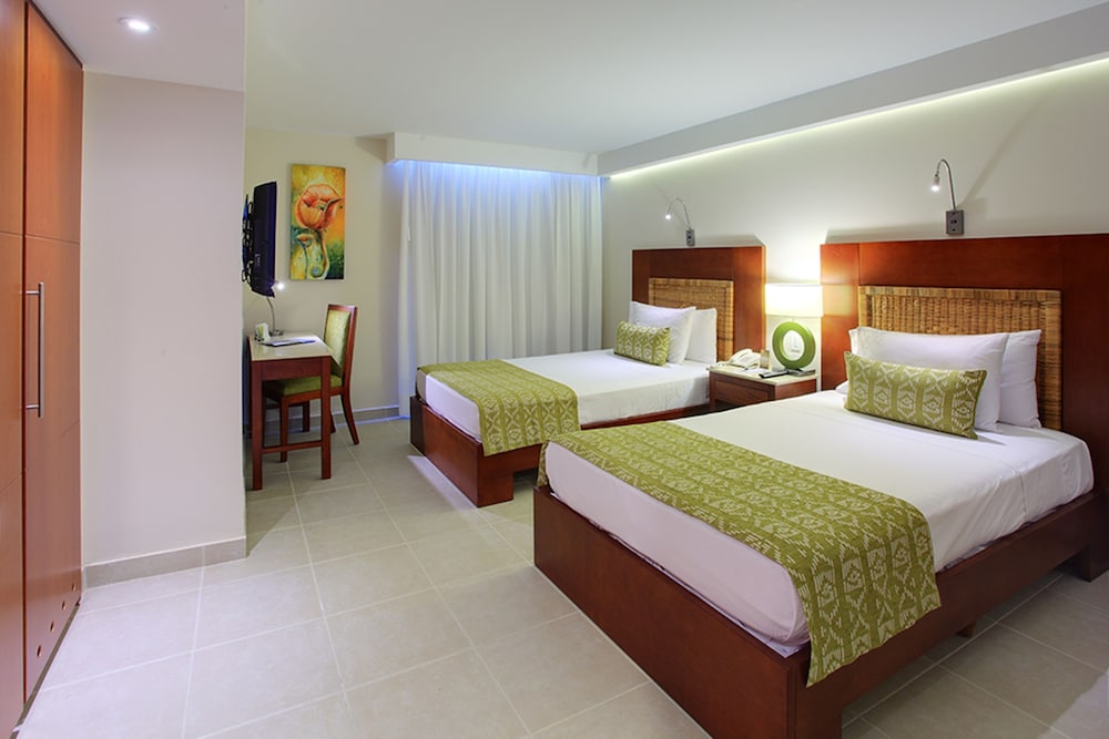 Standard Room, 2 Twin Beds, City View - Photo 1