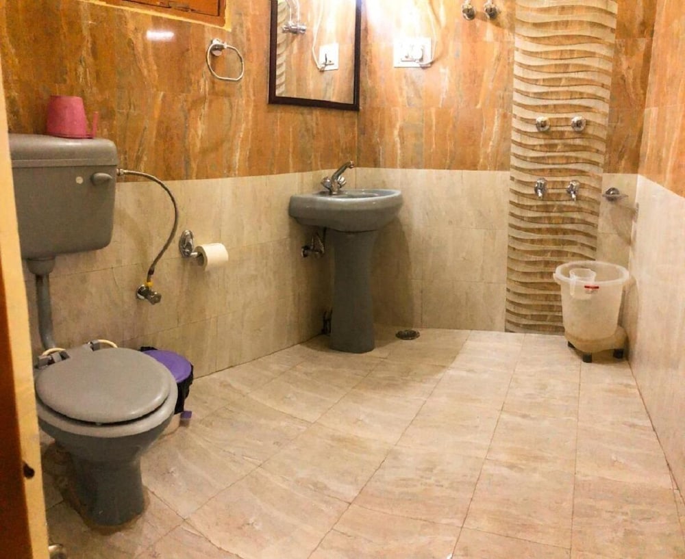Deluxe Room - Photo 2