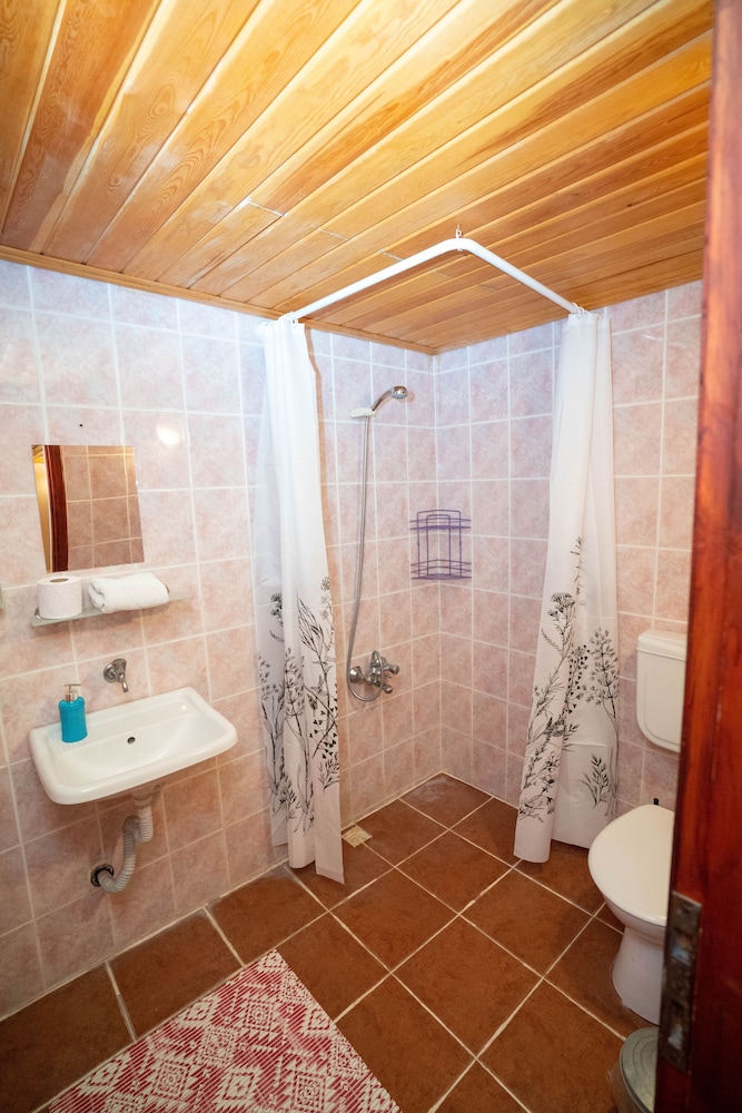 Standard Triple Room photo 2