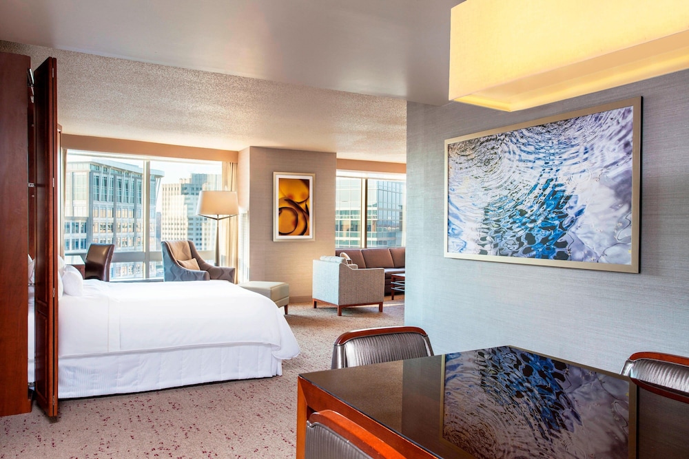 Suite, 1 Bedroom - Photo 2