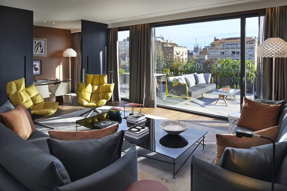 Premier Suite with One King Bed and Terrace (Non Smoking)