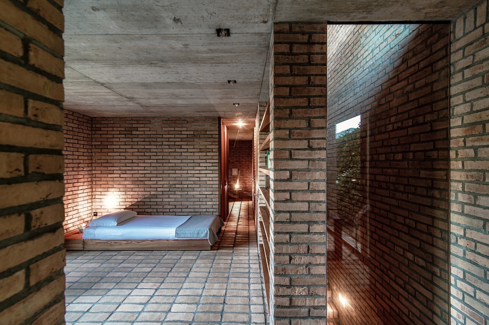 Luxury House photo 2