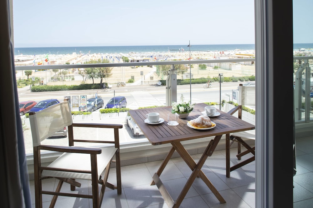 Deluxe Double Room, Sea View - Photo 4