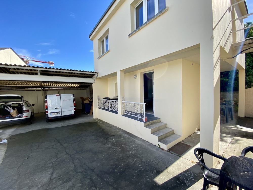 Basic Apartment