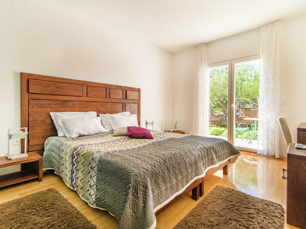 Comfort Apartment, 4 Bedrooms, Beach View (Smr298a) photo 3