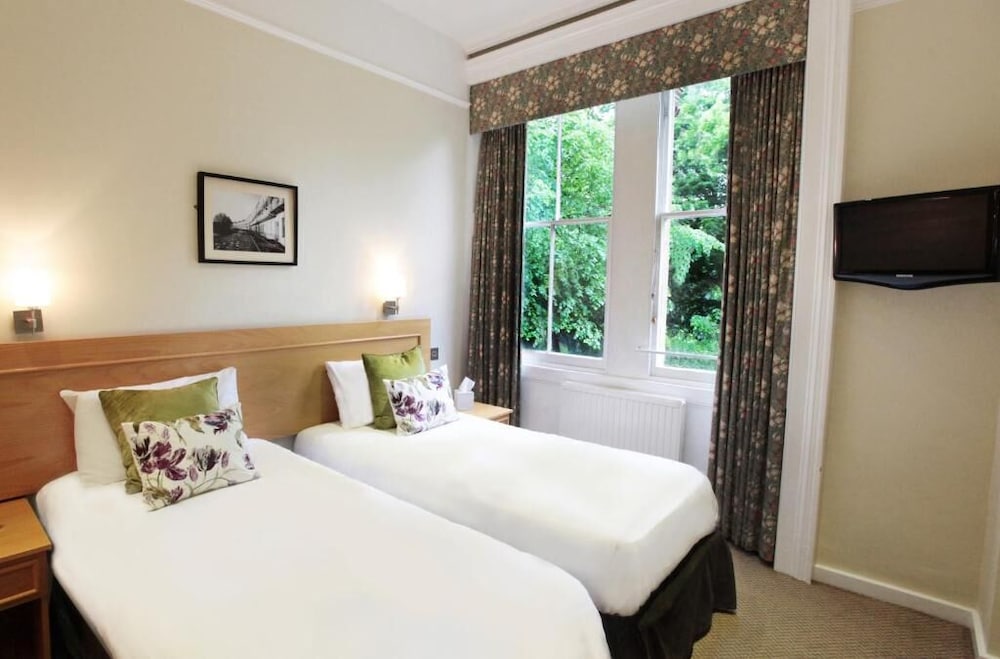 Standard Twin Room - Photo 1