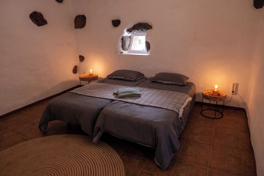 Superior Room, Non Smoking, Mountain View photo 1