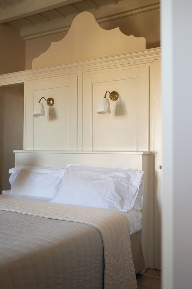 Superior Double Room - Photo 10