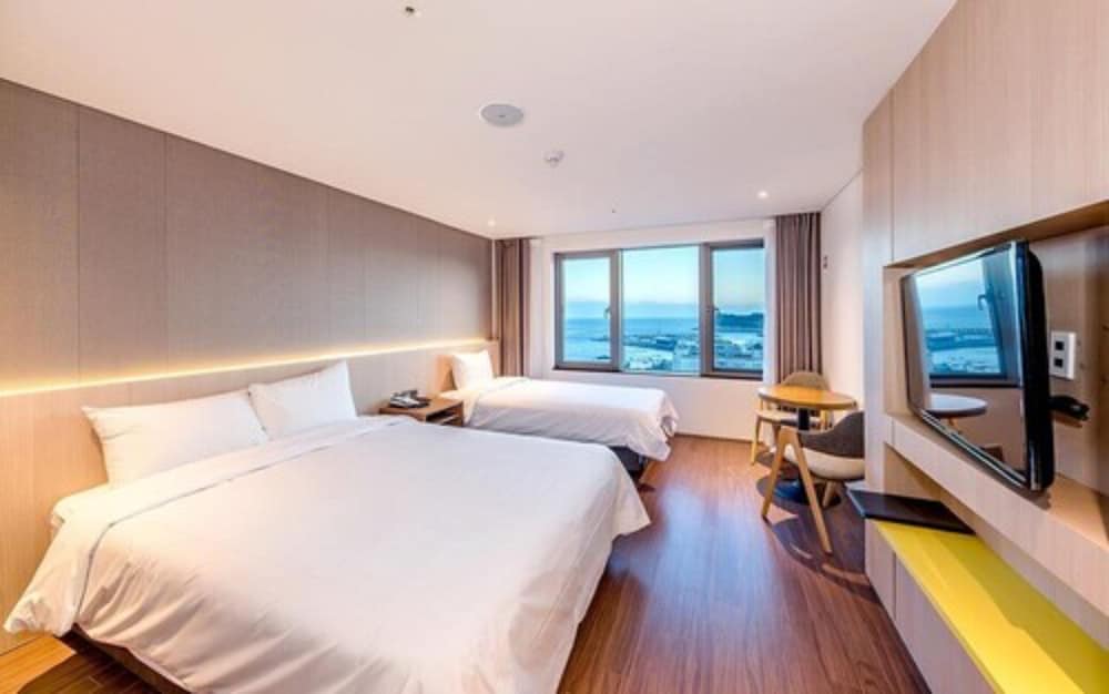 Deluxe Twin Room - Photo 1