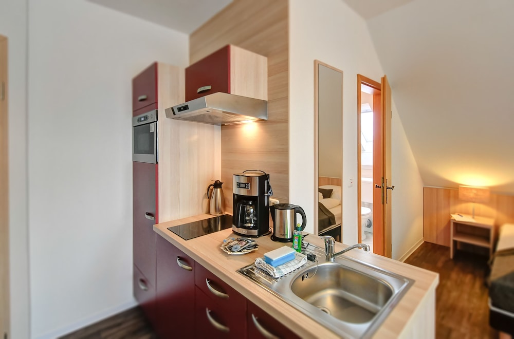 Comfort Double Room, 1 Double Bed, Kitchenette thumbnail 5