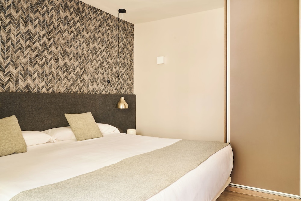 Apartment, 1 Bedroom, Balcony (2 adults + 1 child) - Photo 5