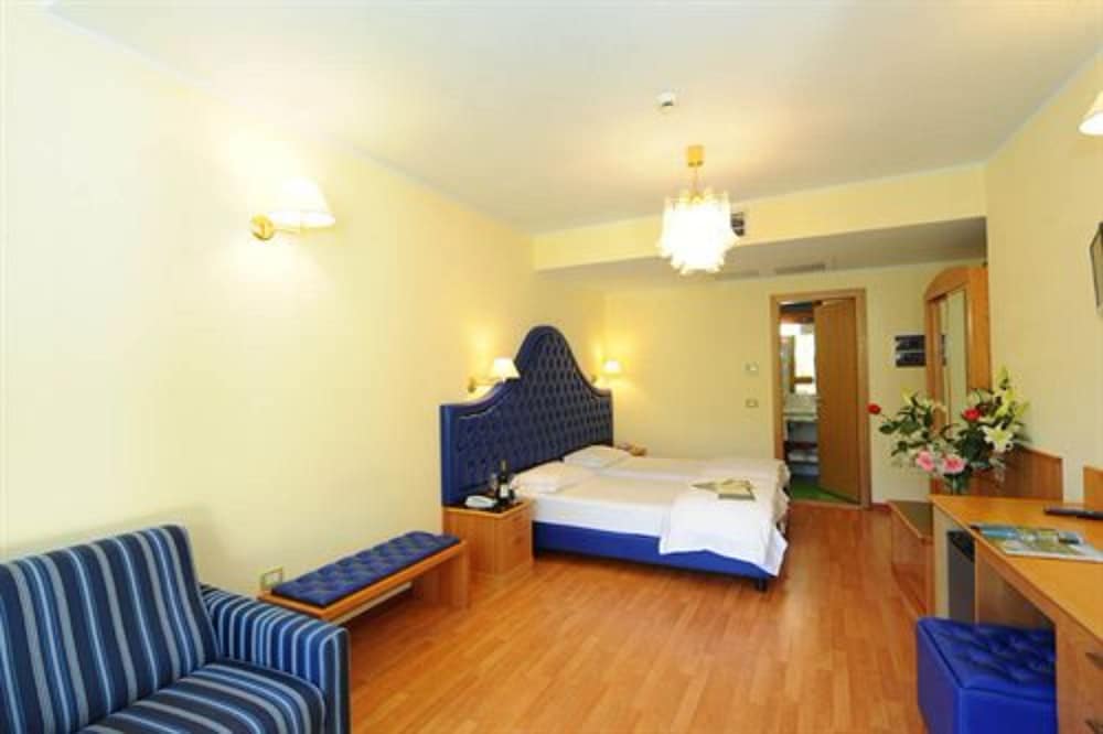 Superior Double Room, Lake View - Photo 1