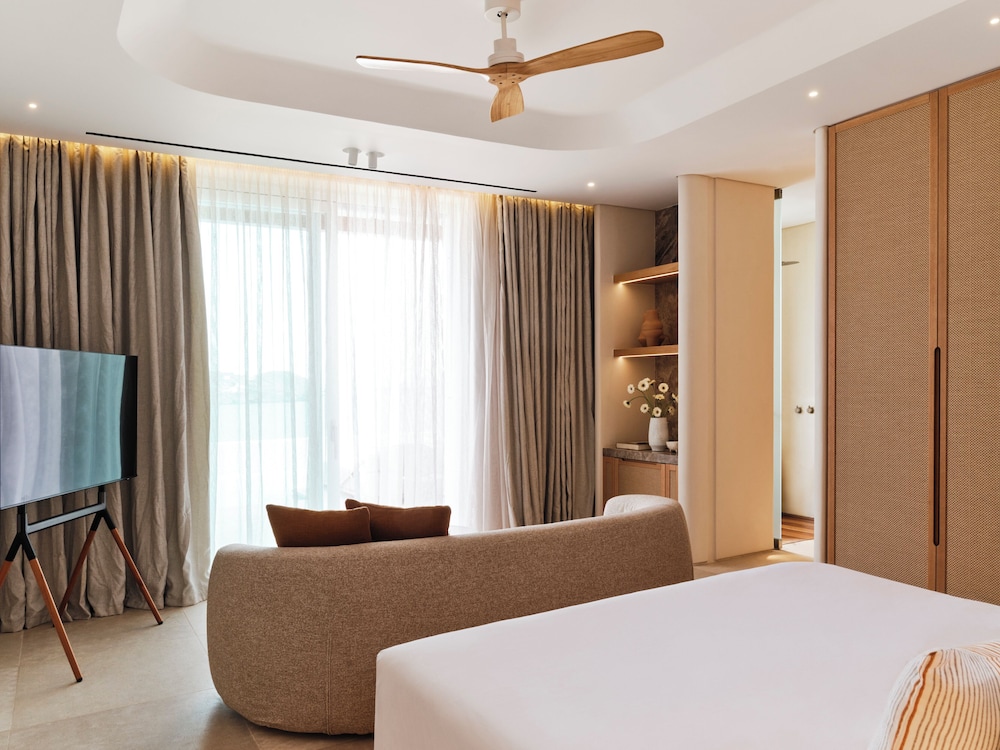 The Coast Grand Two Bedroom Suite with Pool and Sea View photo 2