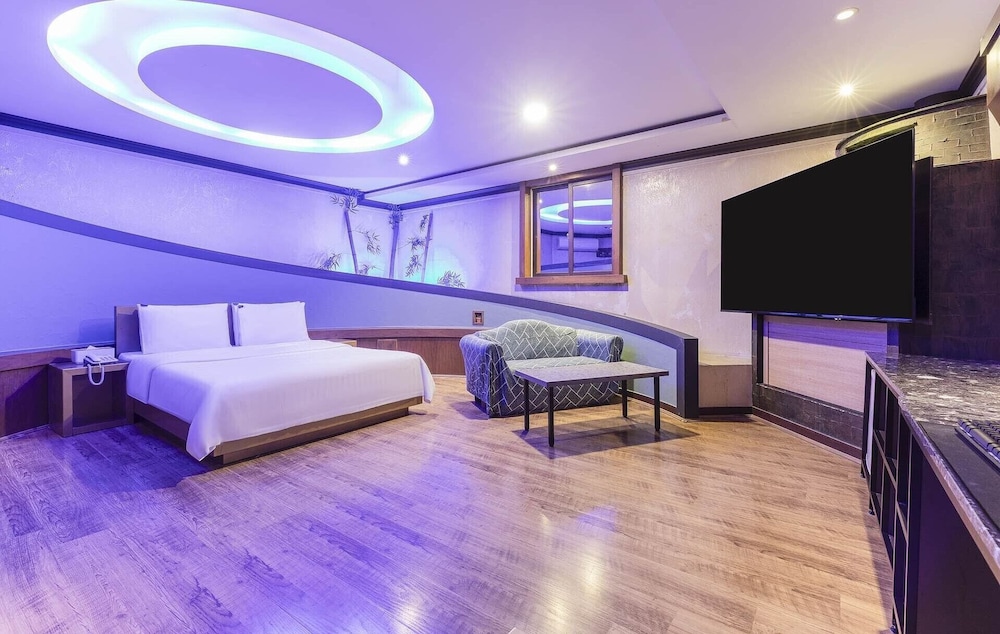 Premium Room (Check-in 8PM on Sat. & the day before holiday) photo 3