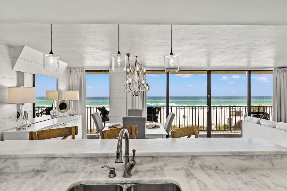 "Sunset Suite" - 2 Bedroom 2 Bath Beachfront Condo, photo 6
