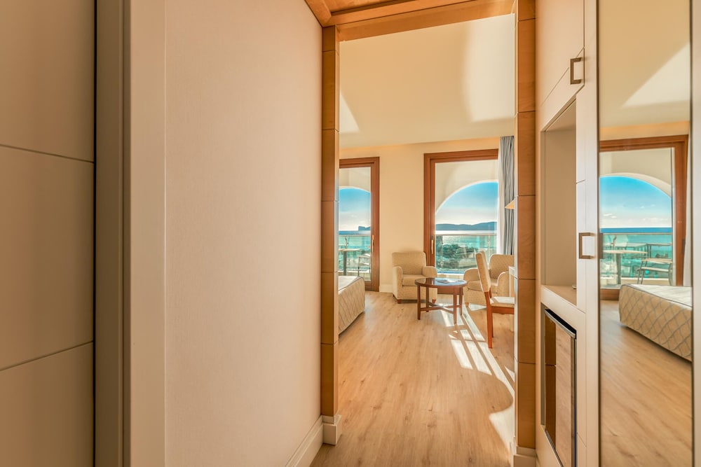 Superior Room, Balcony, Sea View