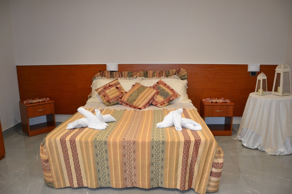 Classic Double Room, Ensuite, Courtyard View photo 1
