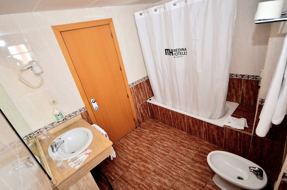 Double Or Twin Room (2 Adults) - Photo 4