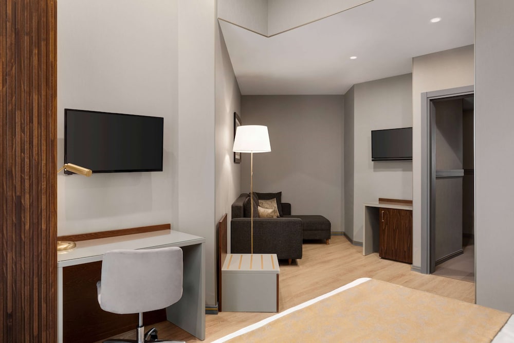 Premium Room, Multiple Beds, Non Smoking (Chamber, No Balcony) photo 1
