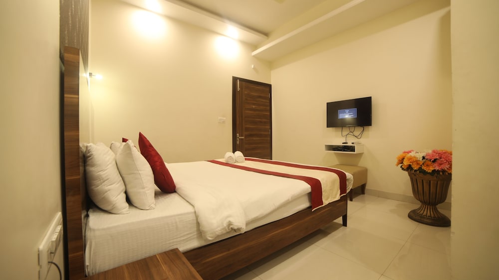 Deluxe Room - Photo 2