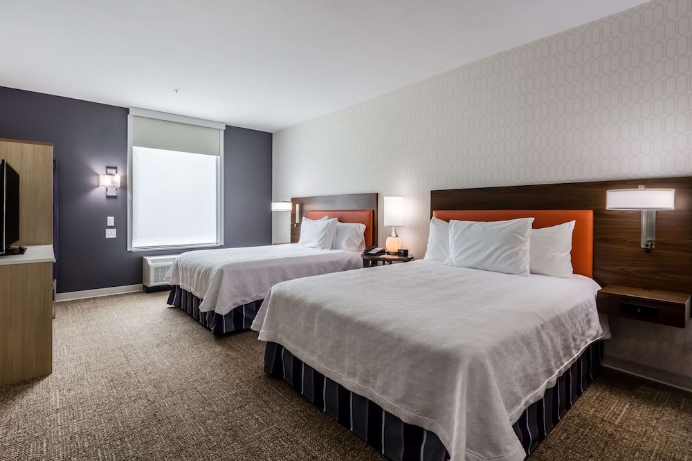 Suite, 2 Queen Beds, Accessible, Non Smoking (Mobility & Hearing, Roll-in Shower) photo 3