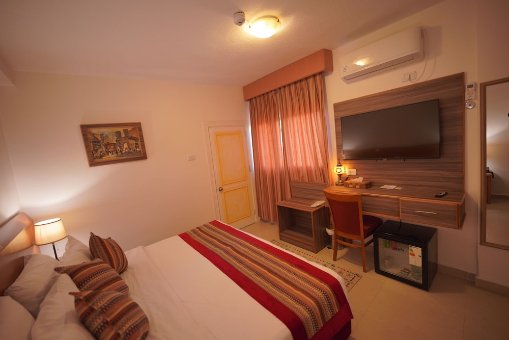Basic Double or Twin Room photo 1