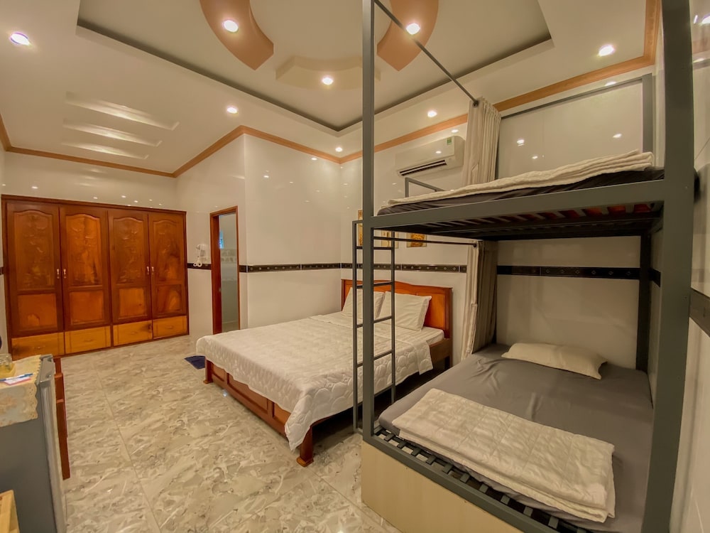 Family Quadruple Room, Multiple Beds (Deluxe)