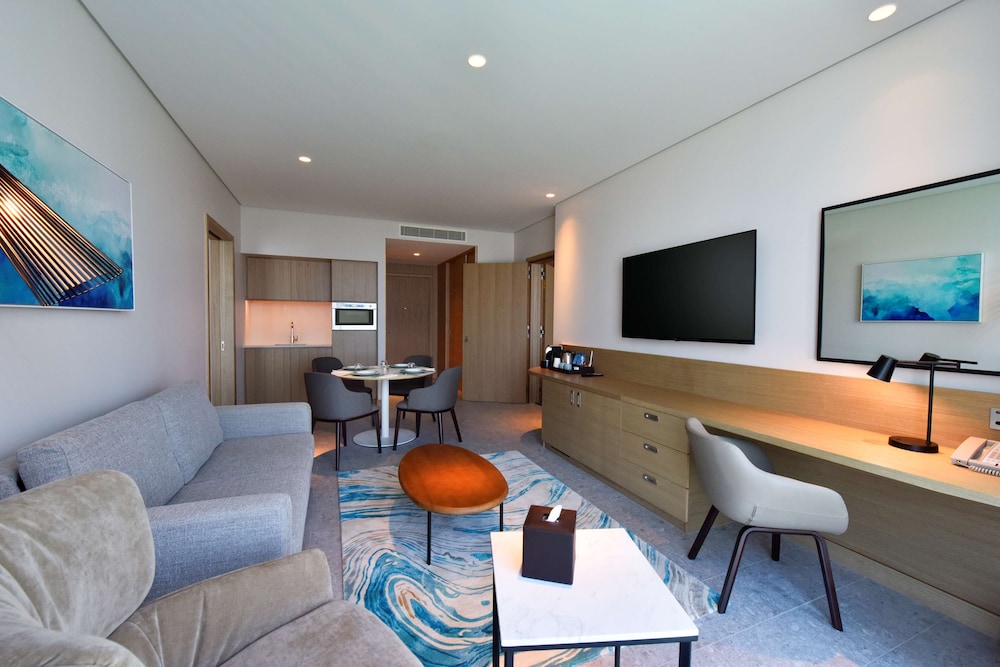 King, Suite, 1 Bedroom, Bay View photo 2