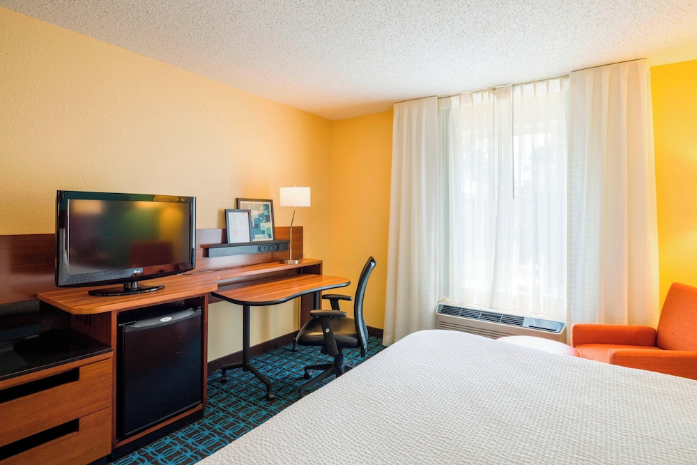 Room, 1 King Bed, Non Smoking - Photo 4