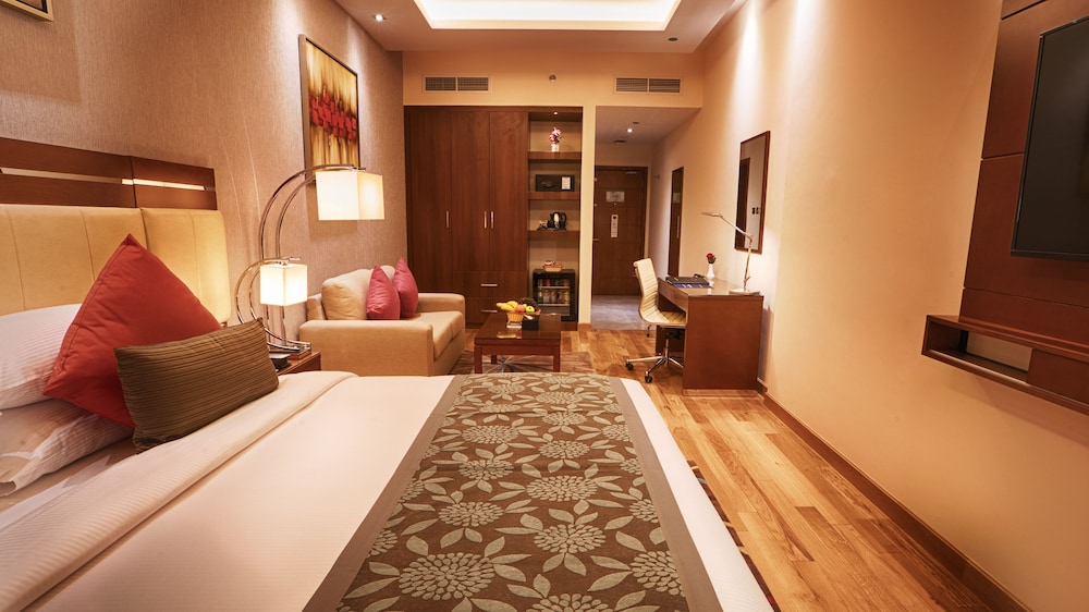 Deluxe King Room photo 1