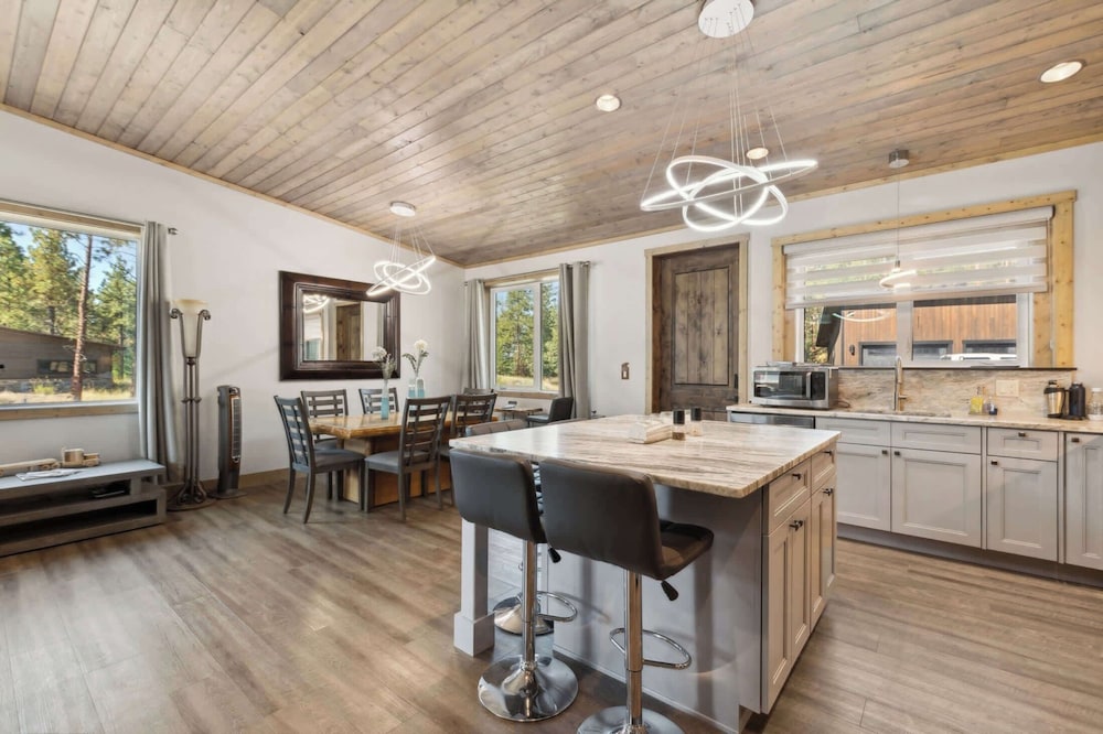 Cabin, 1 King Bed with Sofa bed, Kitchen, Mountain View (Wilderness Club Quarters)