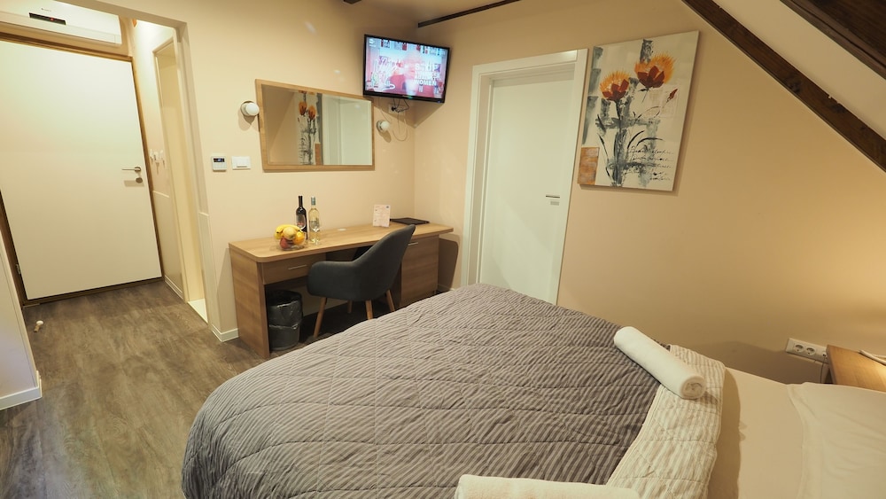 Standard Double Room, Garden View photo 3